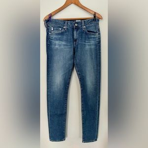 NWOT. Ag Nikki Relaxed Skinny. Size 26